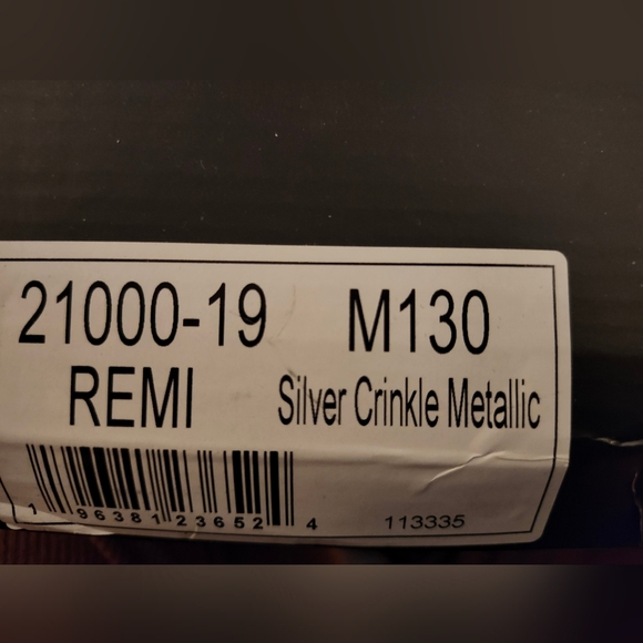 BELLINI REMI WOMEN KNEE HIGH BOOTS SILVER METALLIC CRINKLE 13 NIB - Picture 10 of 10